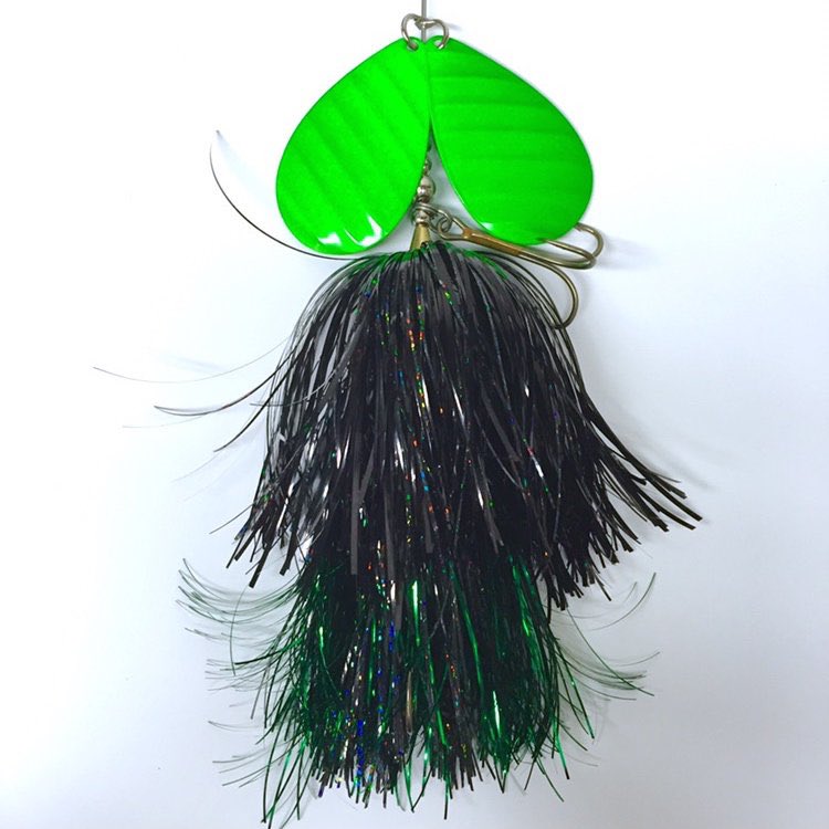 One of the best color combos not too many people know about. The Martian. Read more tips and tricks from our pros at PikeDreamers.com newsletters

3oz, double #10 ribbed Colorado blade, 2x 6/0 treble hooks

#musky #muskyfishing #muskie #muskiefishing #muskienation #pike