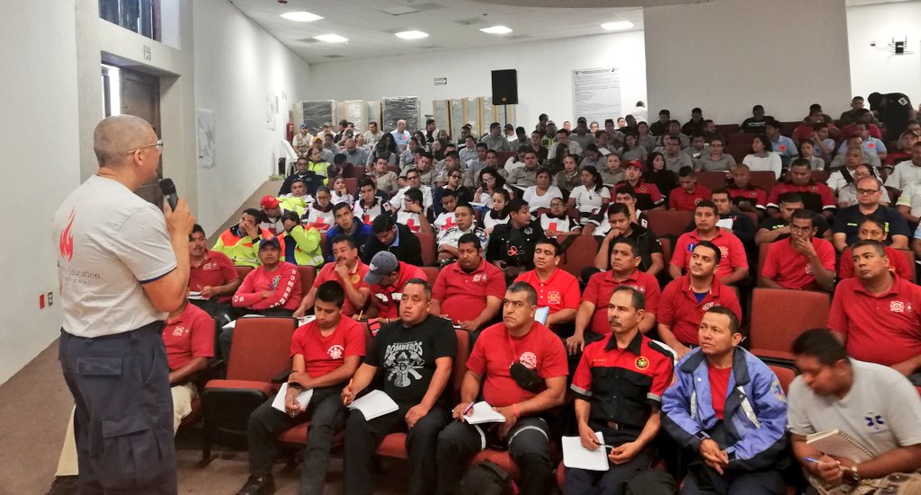 GobiernoMorelos's tweet photo. Se preparan Instituciones para atención a emergencias y contingencias ambientales.
Con especialistas de Oregón, realizan simulacro en el último día de capacitación del curso del Sistema de Comando de Incidentes.
https://t.co/UVtg4NNj4i https://t.co/GfuY4cGad6
