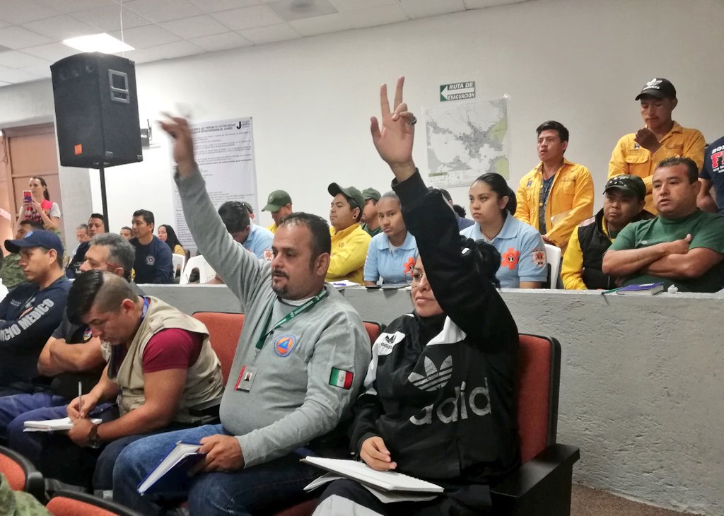 GobiernoMorelos's tweet photo. Se preparan Instituciones para atención a emergencias y contingencias ambientales.
Con especialistas de Oregón, realizan simulacro en el último día de capacitación del curso del Sistema de Comando de Incidentes.
https://t.co/UVtg4NNj4i https://t.co/GfuY4cGad6
