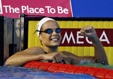 🇫🇷 @Manaudou allait chercher un magnifique titre mondial sur 200m NL aux Mondiaux de Melbourne (2007) il y a tout juste 12 ans 🥇 Son 5e et ultime RM en carrière 1m55s52 💥 #SporTricolore