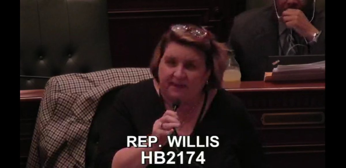MicheleGuadalup's tweet photo. IL @ArthritisFdn Advocates thank @repwillis77 for championing #HB2174 's vote out of the house! This will help patients reduce the up-front burden of deductibles as well as be better able to plan and budget for their healthcare expenses. On to the Senate! #AdvocateforArthritis https://t.co/qWpVe2iZ3k