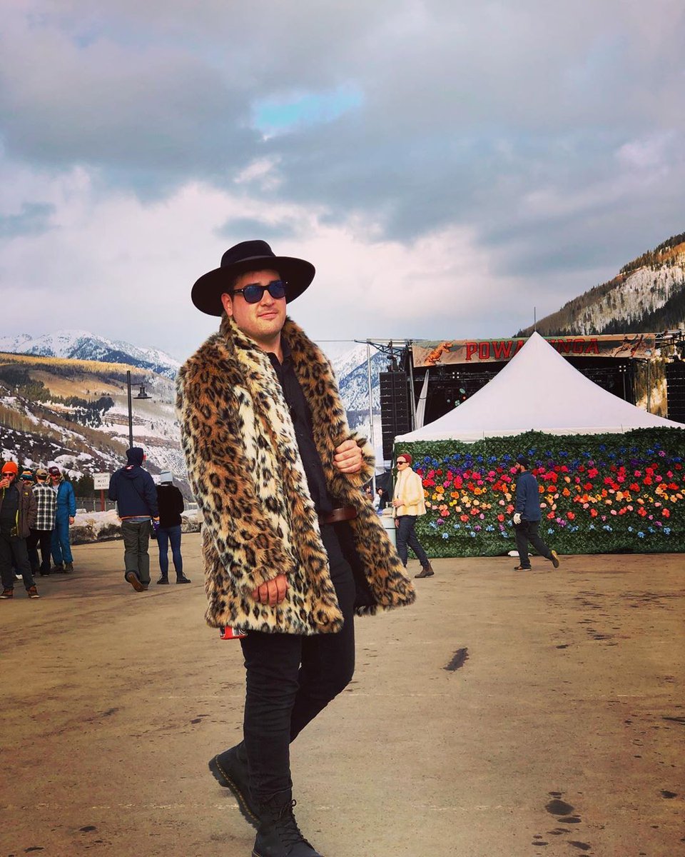 spirithoods's tweet photo. Living his best life. 
Photo: @bacchusq https://t.co/09rkxcNtJ3