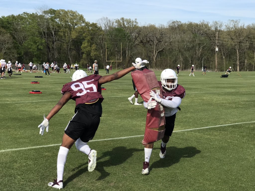 dialcole13's tweet photo. Practice #8 #SpringPractice2K19 https://t.co/DknYxeVGZa