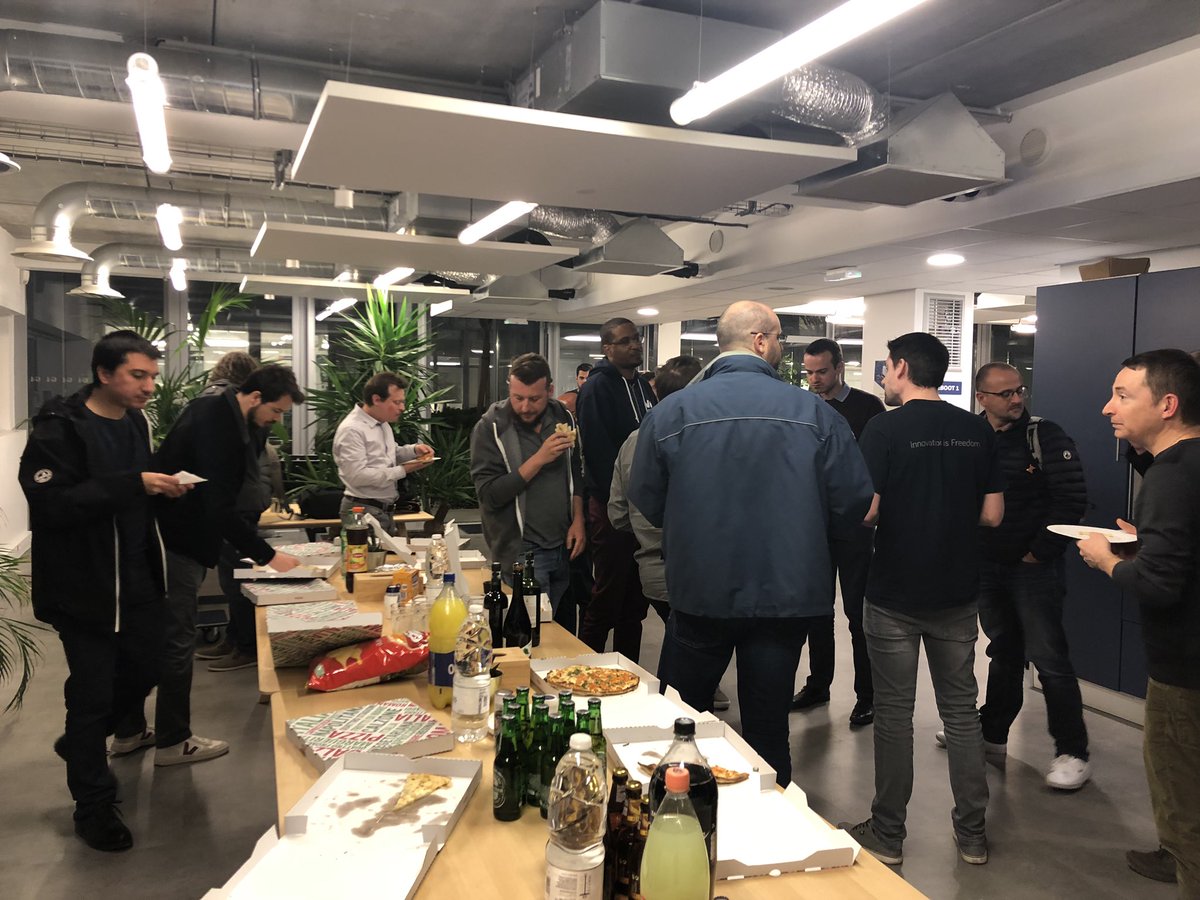 GuiF_OVH's tweet photo. Un très bon moment d’échange avec #WilfriedRoset et @hugoch pour ce premier #meetup #OVHBordeaux

Next : host du #meetup @cncfbdx le 2 avril #kubernetes et #traefik 

https://t.co/nsxYEbVoA1

@OVH #meetup #bordeaux #Databases #dataviz #BigData https://t.co/tXHMgcPxji