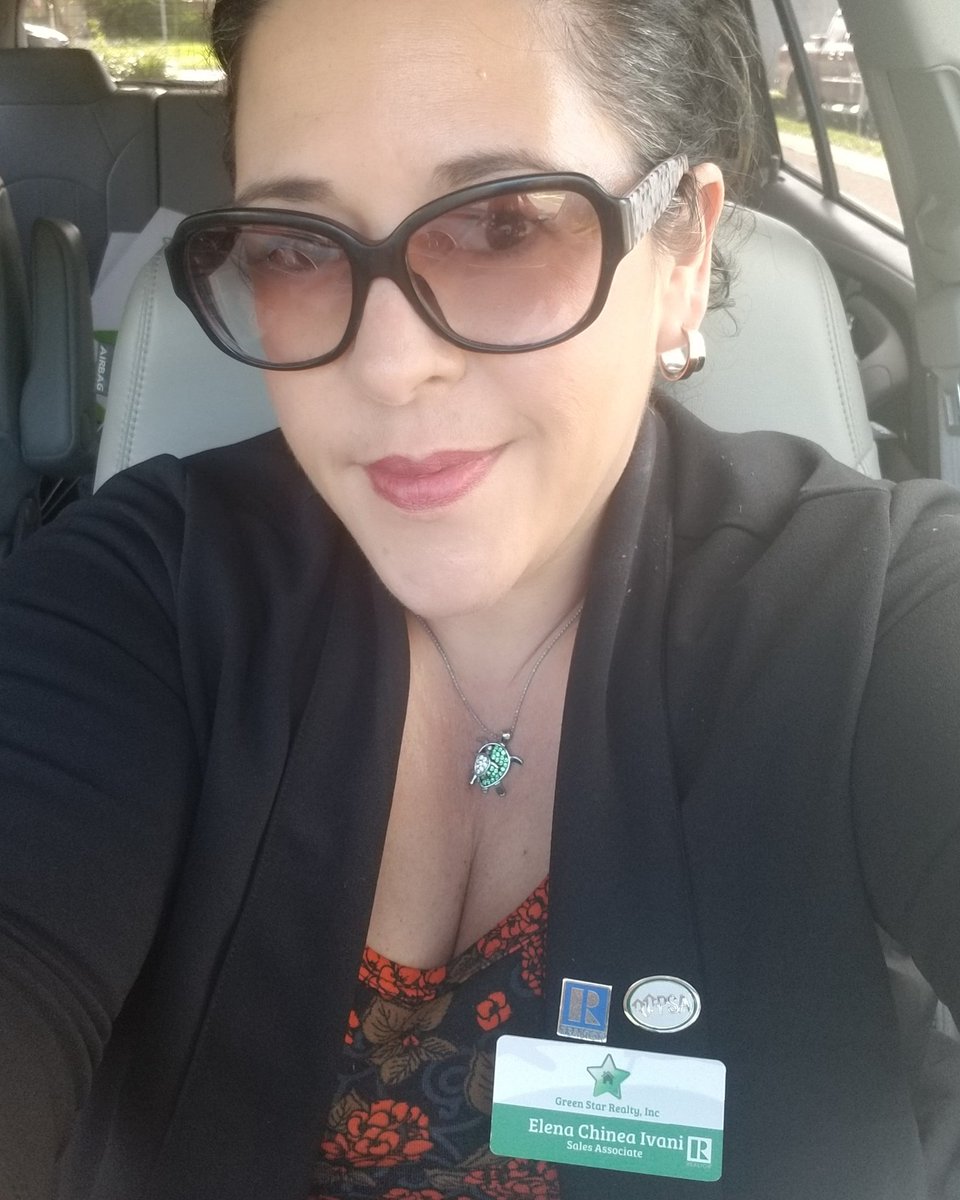 ElenaVIPHomes's tweet photo. Just a #carselfie while I'm waiting for my buyers to get here. Showcasing my new NAR PSA pin.
#ElenaVIPHomes #GreenStarRealtyInc #tampabayrealtor #Realtor #BuyersAgent #NARPSA #PricingStrategyAdvisor #VIPRealtor #BeMyVIP https://t.co/T5yt4MvJ5d