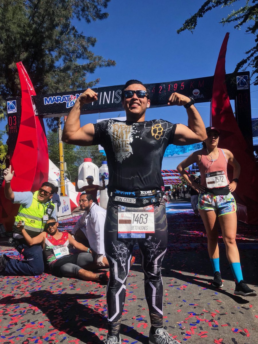 BetoHughes's tweet photo. Mira Mama tu Gordito Maratonista de Nuevo, y terminanos enteritos!!! Gracias a Dios Otro Maraton mas ala lista!!! Disculpen a mi camarada de al lado me lo tuve que traer cargando 😂JK pero cerramos como Campeones 💪🏻!!! #RunCities #EDHFT #Running #Runner #Marathon #MaratonLala2019 https://t.co/HvNZcJ6W6r