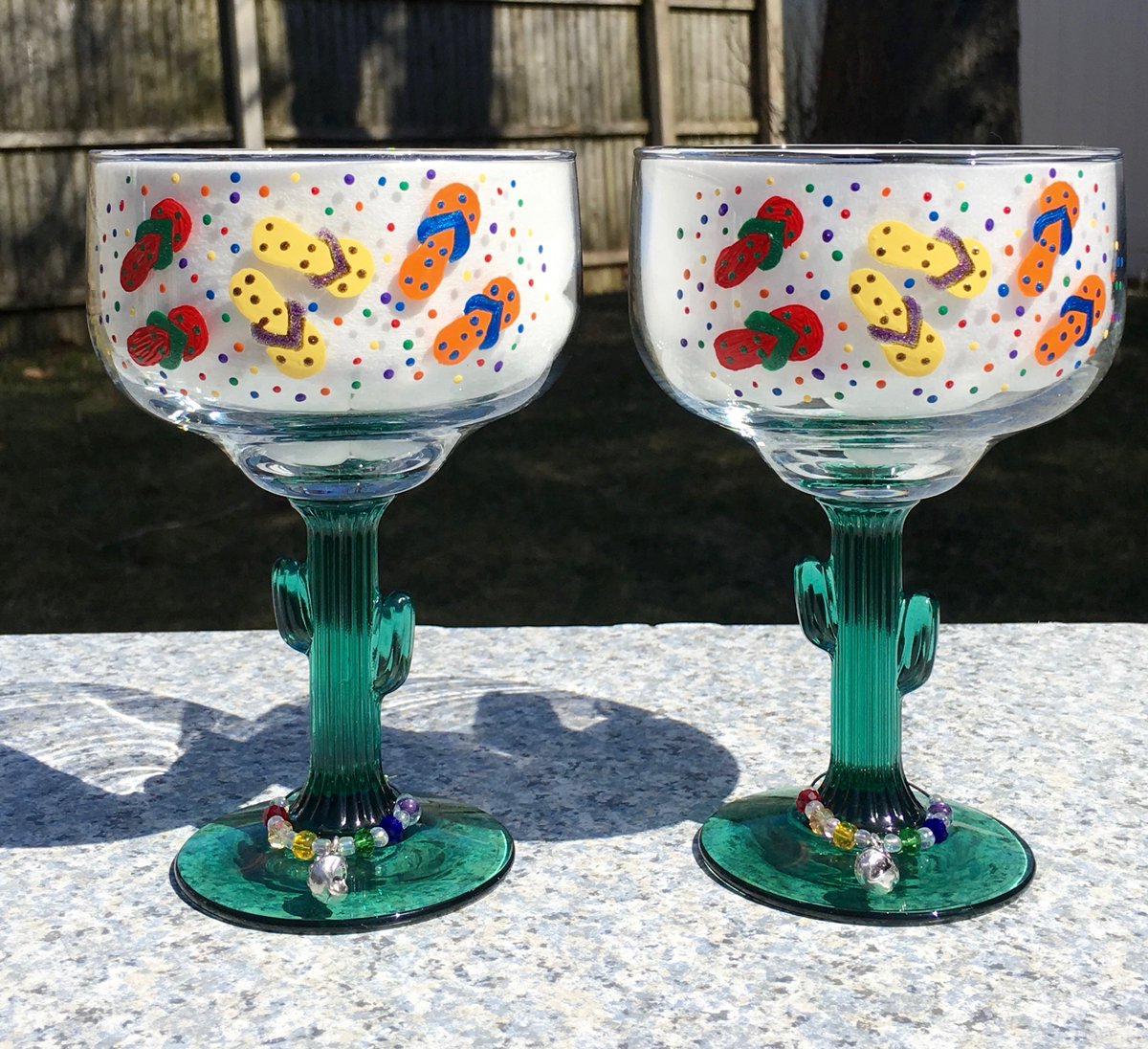 ipaintitpretty's tweet photo. Great gift for Mom https://t.co/ouvAdR8aT1 #margaritaglasses #paintedglasses #flipflopglasses #rainbowflipflops #mothersdaygift #giftsforher #giftsunder30 #seashellcharm #cincodemayo https://t.co/k2Tb4IegMN