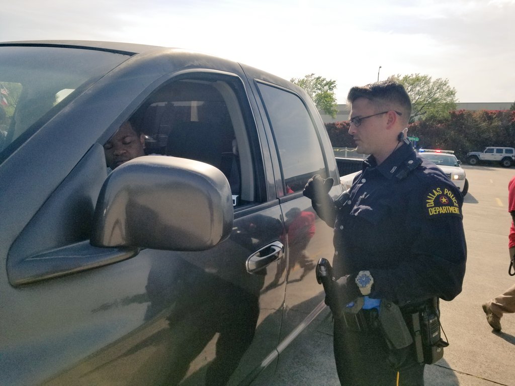 DPDAcademy's tweet photo. #DPDClass362 scenario based training traffic stops. #IsItInYou #DefendDallas #jointheforce #trainingthebest https://t.co/ATNydmvOT1