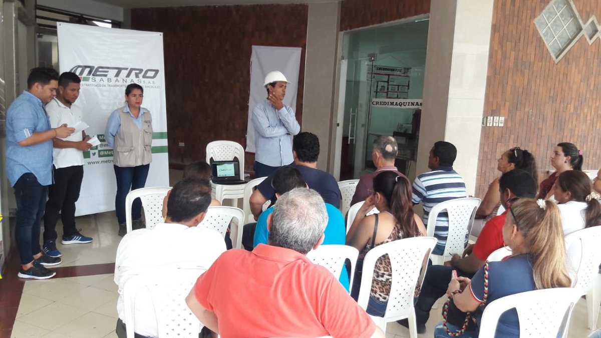 MetroSabanas's tweet photo. #AestaHora iniciamos la socialización a los comerciantes sobre la intervención vial que se ejecutará en la cl. 21 entre cras. 20 (droguería La Botica) y 22 (almacén de tela Maymar). #CentroAmable #SETPsincelejo https://t.co/qFXXfKlQKX