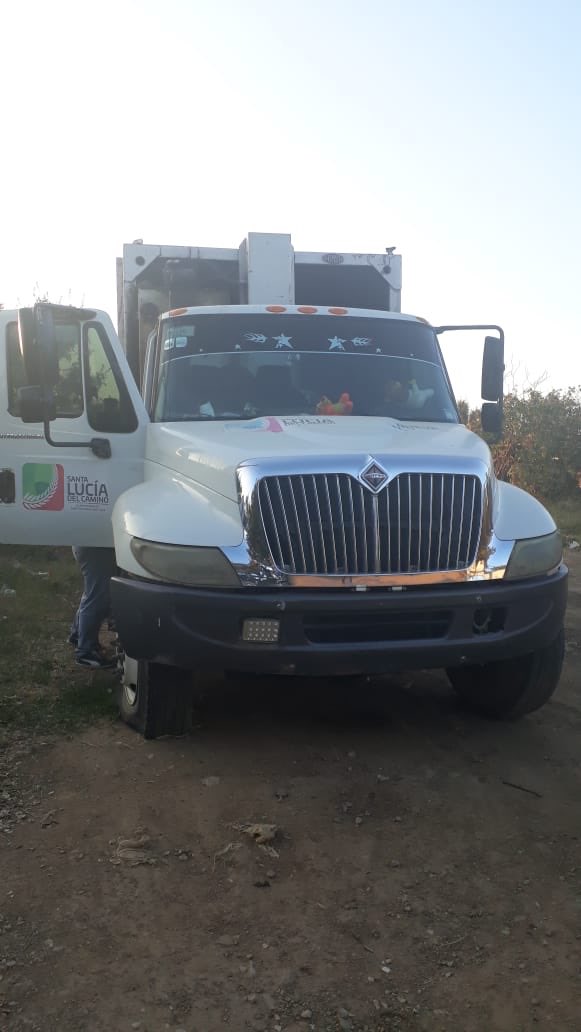 _RaulCruz_'s tweet photo. @MarioRomero80 @MunSantaLucia @FISCALIA_GobOax @LaondaOaxaca @SSPO_Tunon Primero decían que no deje camiones recolectores ahora que justo ese camión yo lo dejé; pónganse de acuerdo aquí te dejo cuales si deje y sin marca internacional 10, sean serios por favor 🤷🏻‍♂️ https://t.co/H20FUv6OzL