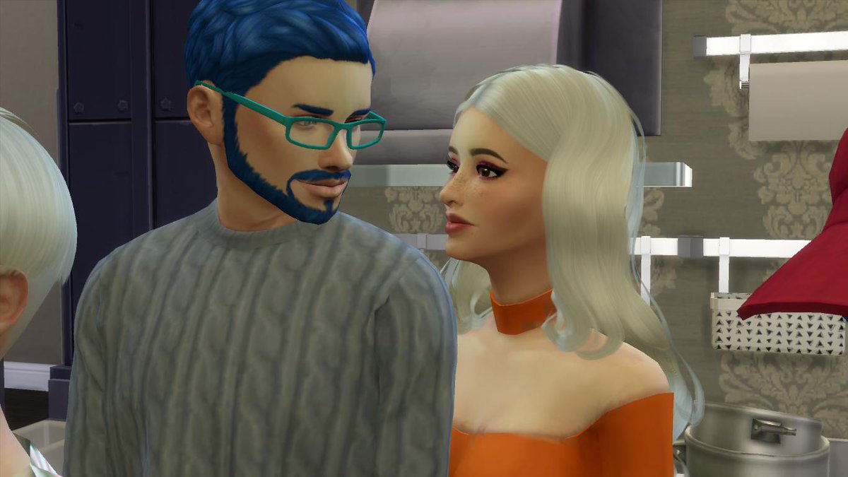 LevenSimsFan's tweet photo. Reunimos a la familia, como pasa el tiempo...
Y ahora Seven es la embarazada o.O
Otra personita mas! TeamNiño o TeamNiña :P? https://t.co/wOebPR7nQx