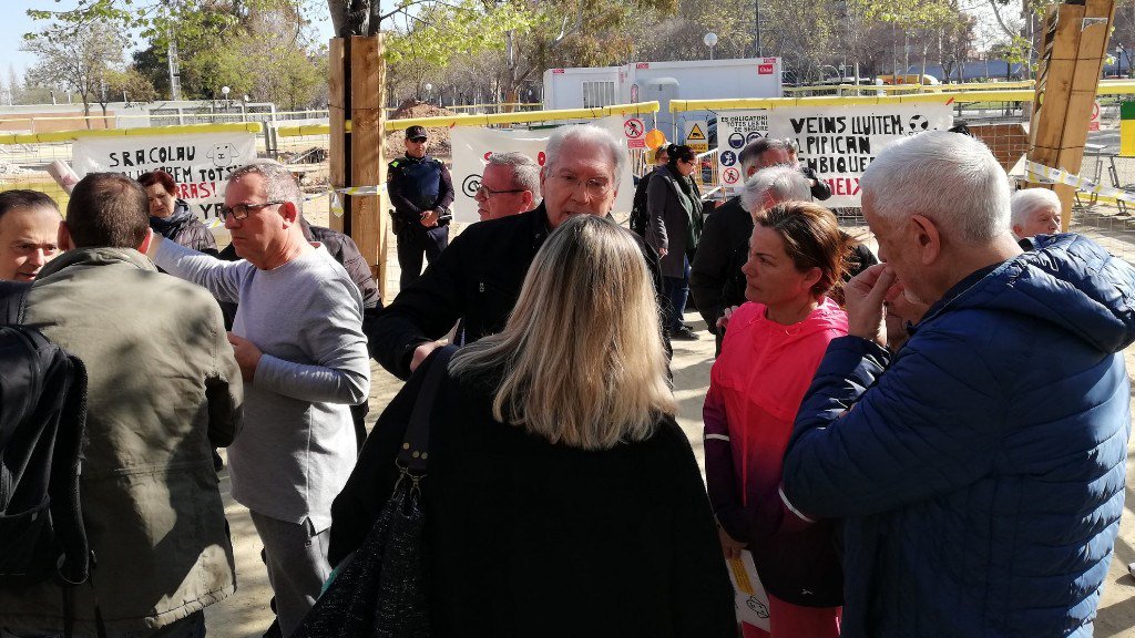 La nova àrea per a gossos de Can Dragó es construirà tot i les protestes d’una part del veïns noubarris.net/web40/?p=73858