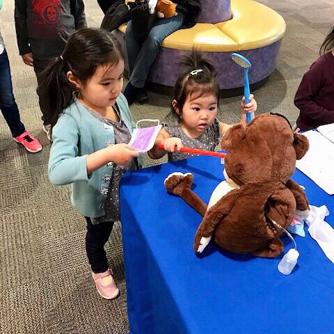 YummyDental's tweet photo. Had so much fun at the Doctor for a Day event today @kohlchildrensmu! We had a great turnout! Thank you to all of the families who came to be part of the fun and thank you to the museum for hosting us! #familyevent #yummydental #doctorforaday https://t.co/h54IOVPKtd