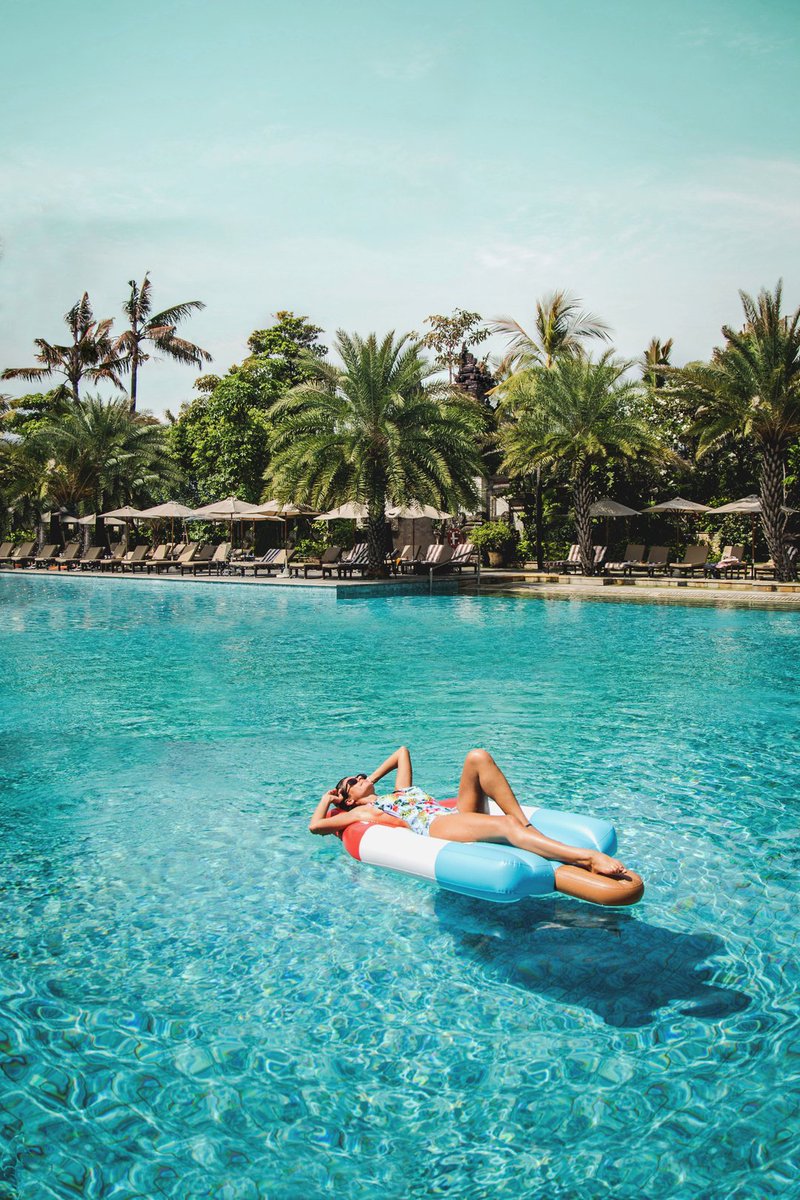 TGIF! How many of you are counting down the days until your Padma holiday? Head to our website today to check out our special deals and book your Bali escape now bit.ly/PadmaResortLeg… ;) 

#padmalegian #padmahotels