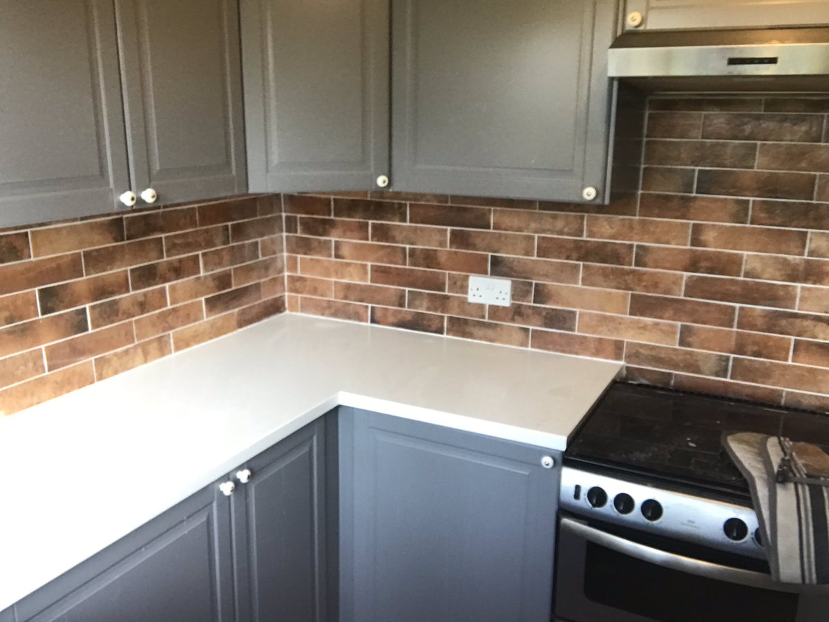 wall_pc's tweet image. Brick looking porcelain. lovely on the wall.