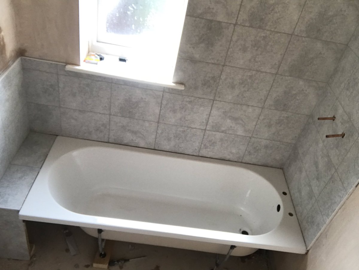 wall_pc's tweet image. Cheap gloss @Wickes ceramics always look affective