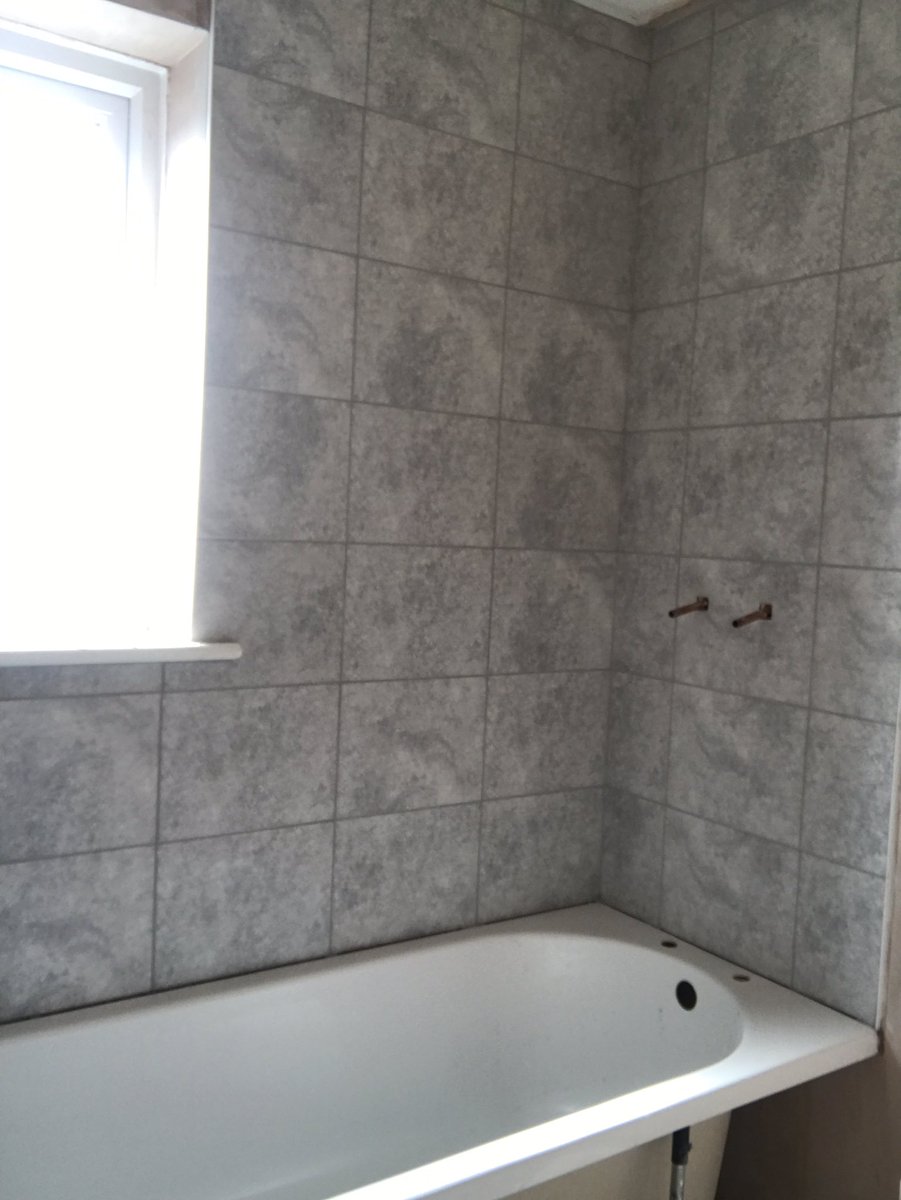 wall_pc's tweet image. Cheap gloss @Wickes ceramics always look affective