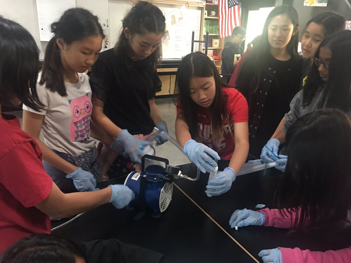 MrsNajeraCMS's tweet photo. We had an amazing opportunity to have a guest speaker today! Mrs. Choi taught us a hands-on lesson about the many types of equipment that a respiratory therapist uses to help treat her patients. Her enthusiasm and knowledge was appreciated. Thank you! https://t.co/vJRhhaQQ2A