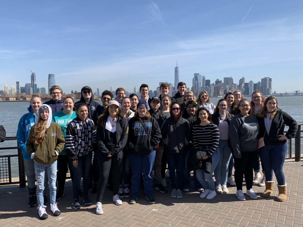 ClintonChoirs's tweet photo. Choir trip to NYC was a blast! #BeCougarProud @clintonwischool https://t.co/9aJkGKFBpO