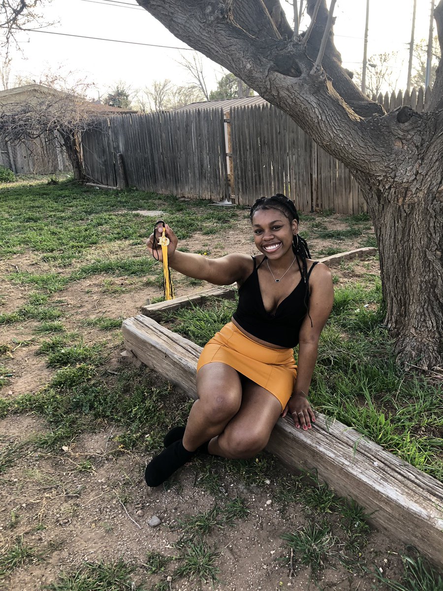 GRADUATION is calling my NAME !!👩🏽‍🎓🎉