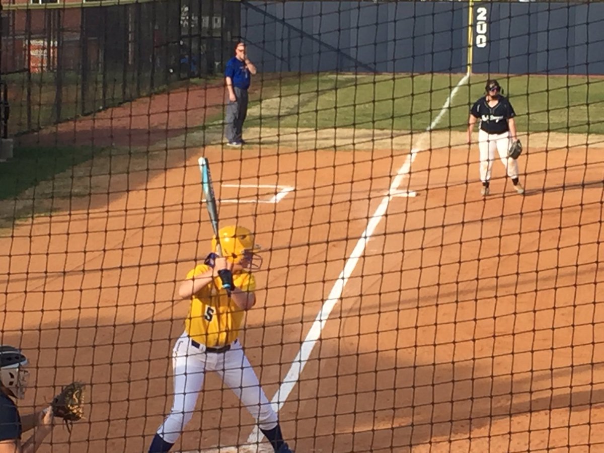 coachmckinney73's tweet photo. @_katiean12 with a 2RBI double. #BackToBackToBackDoubles https://t.co/hG4nENEocz
