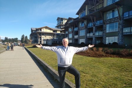 I'm currently in Parksville on Vancouver Island.This wonderful resort overlooks #SalishSea which flows into the Pacific. Unfortunately I am NOT staying there but next door...think #BatesMotel. No shower tonite! <a href="/FordhamPR/">Glenda Fordham</a> @bitterasiandude <a href="/ThatGirl61/">thatgirl61</a> #Shazam
