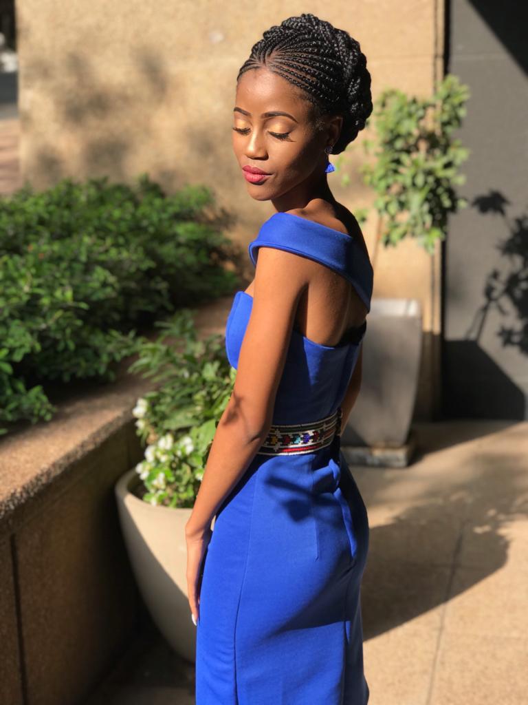 Kuhle_Pikini's tweet photo. Nothing stressed like this dress!! I don't own a single blue item in my life, there I was taking risks with my graduation thanks to @bongii_sibeko 😂😂

#WitsGrad2019 
#WitsGradWeek 
#WitsGraduation 
#WitsGraduate https://t.co/0hrsWrlAMu