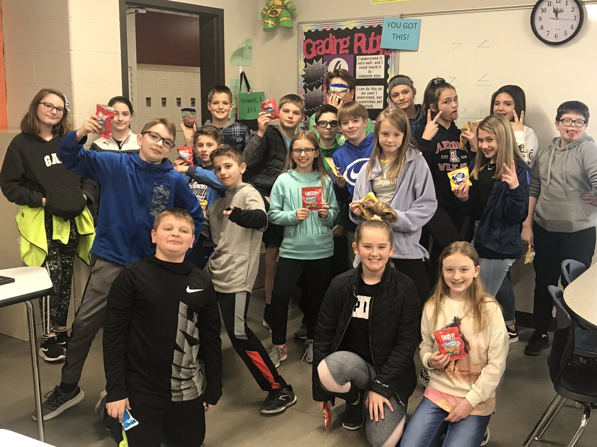 MrsSHowell's tweet photo. Congrats to the 68% of  Ss who earned a reward for scoring 70% or higher on evaluate light bulb questions! https://t.co/qmSUHVB2yP