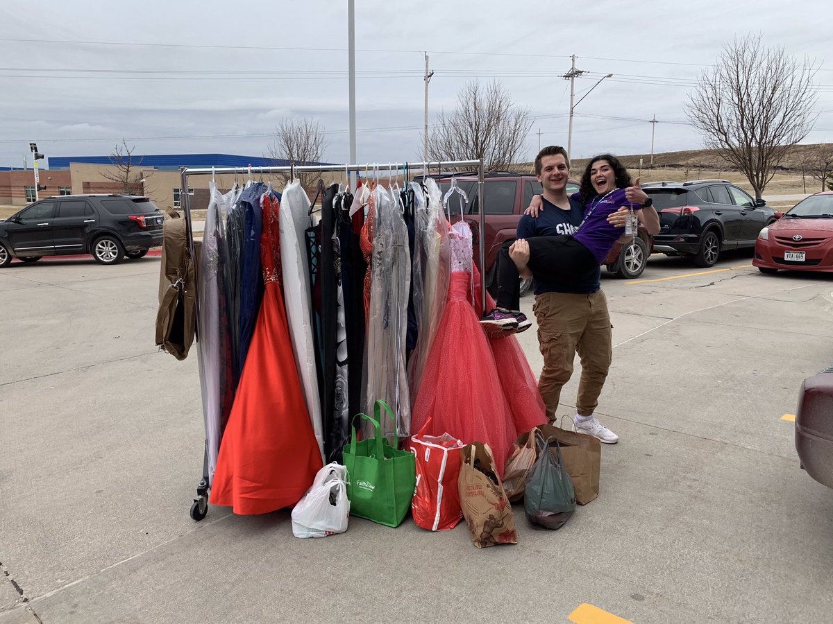 emgress19's tweet image. A HUGE thank you to everyone who donated to our prom drive for Fremont/Valley HS!!!! In just 2 days  we collected over 150 dresses along with shoes, makeup, and other accessories. Awesome work!!!!! @WeRBennington @bhs_senate @mrsbruckbhs