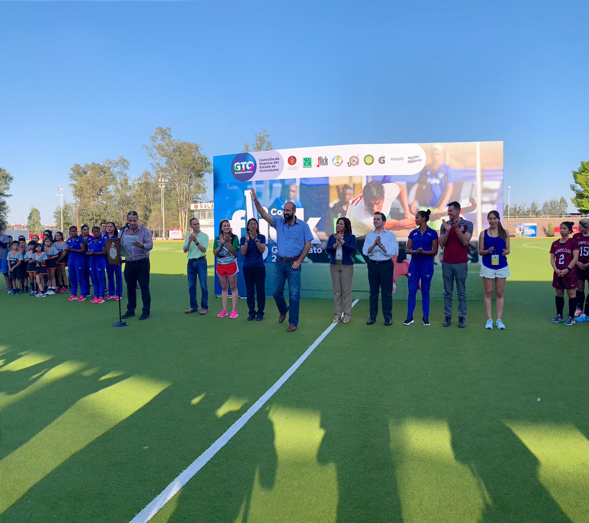 deportegente's tweet photo. #Entérate🗣 @isaac_pina, Titular de la Comisión de Deporte, preside la ceremonia de inauguración del Torneo Internacional de Hockey sobre pasto 🏑 #CopaFlickGTO 2019 con sede en @GobSalamanca. 👏🏻👏🏻
#GTO | #GrandezaDeMéxico https://t.co/a8CVjNgeeW