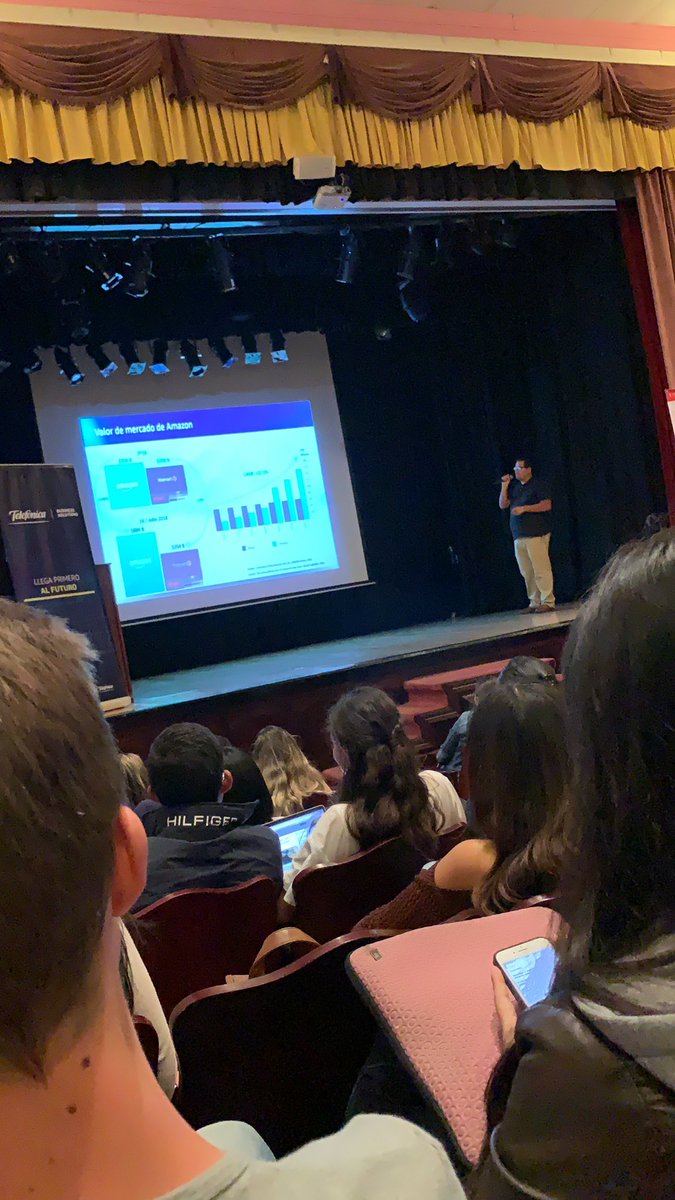 BayotNicolas's tweet photo. Empresas como Amazon utiliza información y datos específicos proporcionada por los consumidores, ayuda a entender como debe abrirse una tienda física y que productos deben estar en ella para que la tienda tenga éxito. @PaolaMKT #MktServiciosUSFQ #CConsumidorUSFQ https://t.co/JBmUvEfe3G