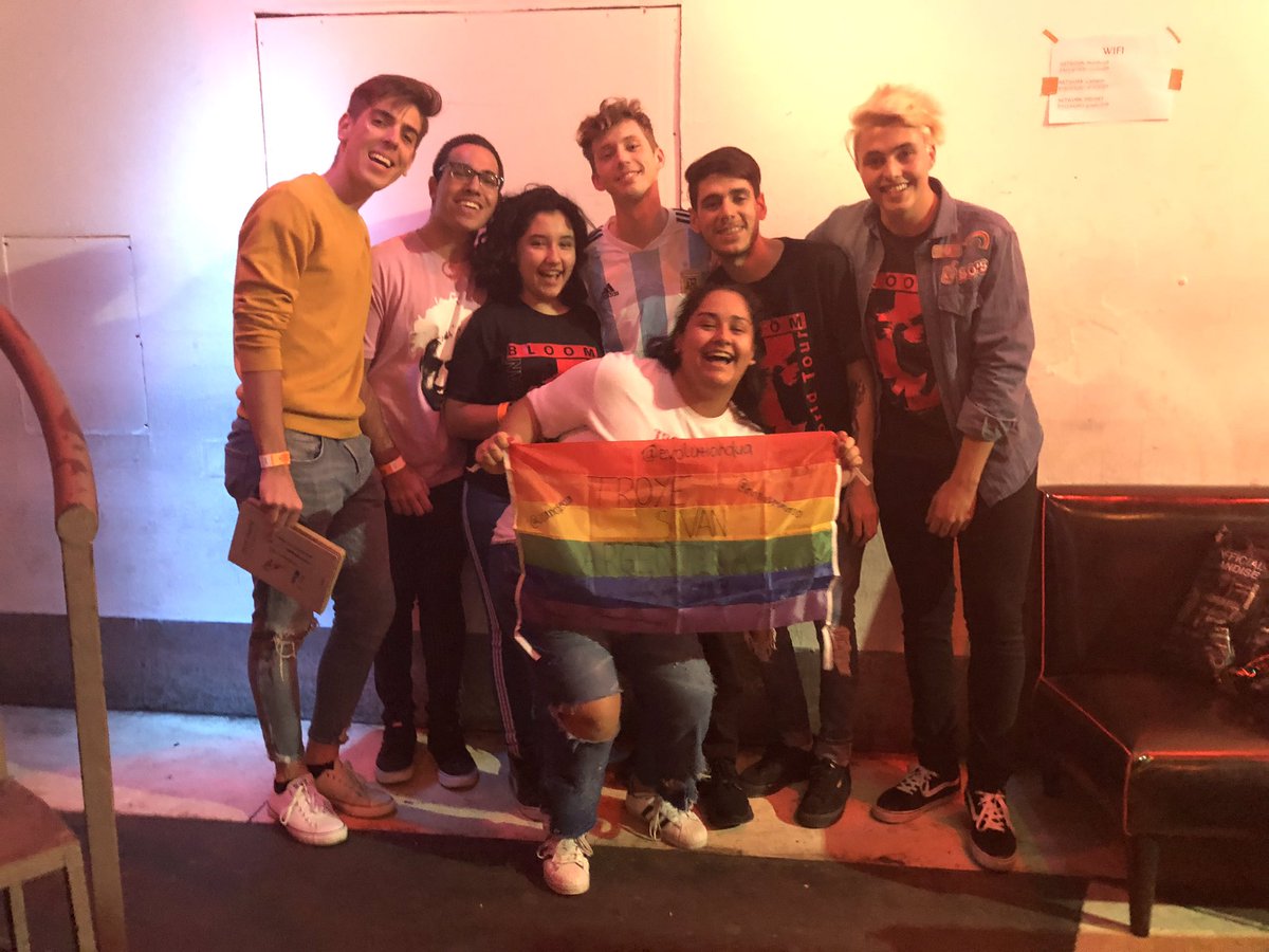 TroyeSivanArg's tweet photo. We love you more than anything @troyesivan 😭🇦🇷 https://t.co/CRAaHHYC4l