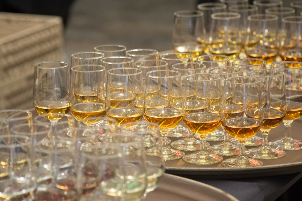 Top100USR's tweet photo. Spirits importers and distributors! Check out our 2018 #USASpiritsRatings Top #Gold winners names which were judged on the basis of their quality, value and packaging. https://t.co/ANJf6UyblS 
#goldwinners #spirits #winners #AwardWinning #BuzzFeed https://t.co/7kLkiLdH8i