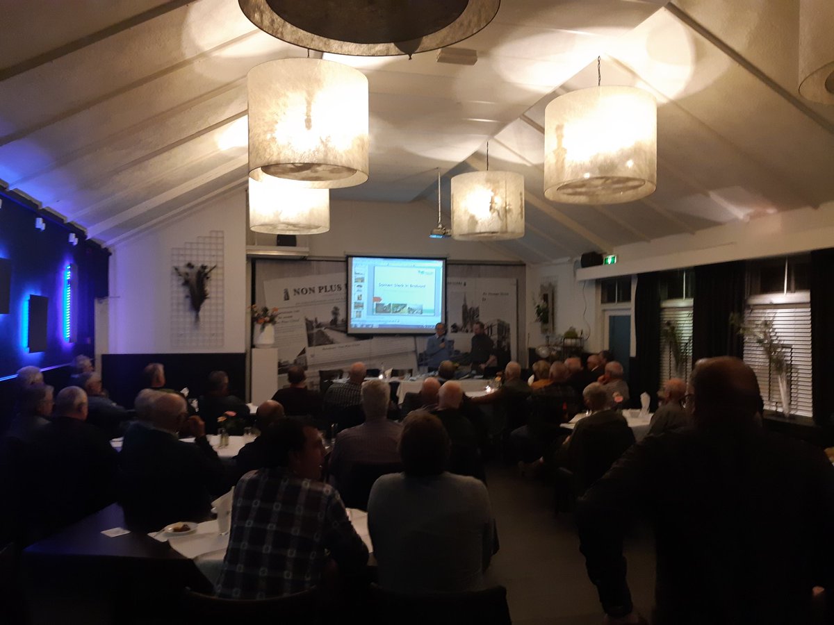WeidmannStephan's tweet photo. @GraafmansP @SSiBBrabant Leuke presentatie Paul. Het publiek was een en al oor. https://t.co/9FBlVlcxkY