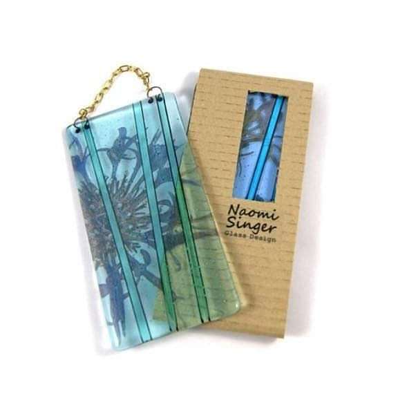 NSingerGlass's tweet photo. Todays #MarchMeetTheMaker is #Packaging 
I'm quite proud of my packaging. Its all from recycled cardboard with just my logo sticker added, the cardboard is a waste material from my sheet glass deliveries. Its great to be cutting down on our plastic use while still loving the… https://t.co/ZQkfMyB4E9