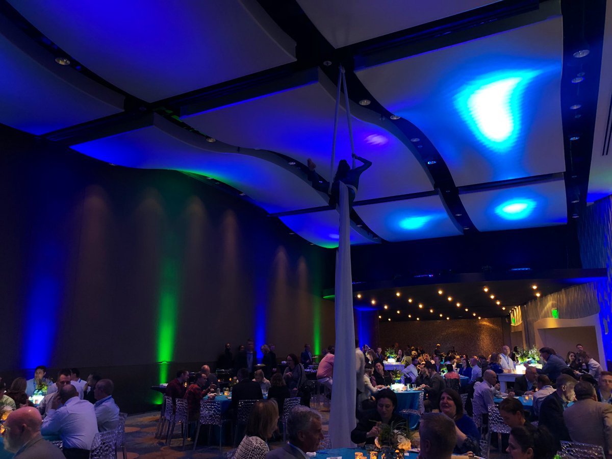 InvMetrics1's tweet photo. Our attendees are enjoying a fun evening at the @GeorgiaAquarium! #IMCC19 https://t.co/VXQmQhVB0b