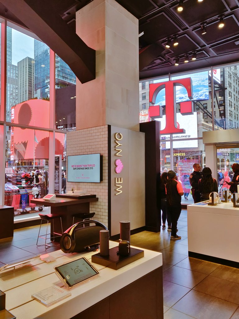 hdownsTMO's tweet photo. And of course no #OPsessed trip would be complete without a trip to the fabulous  @TMOTimesSquare!! https://t.co/218TxfCihj