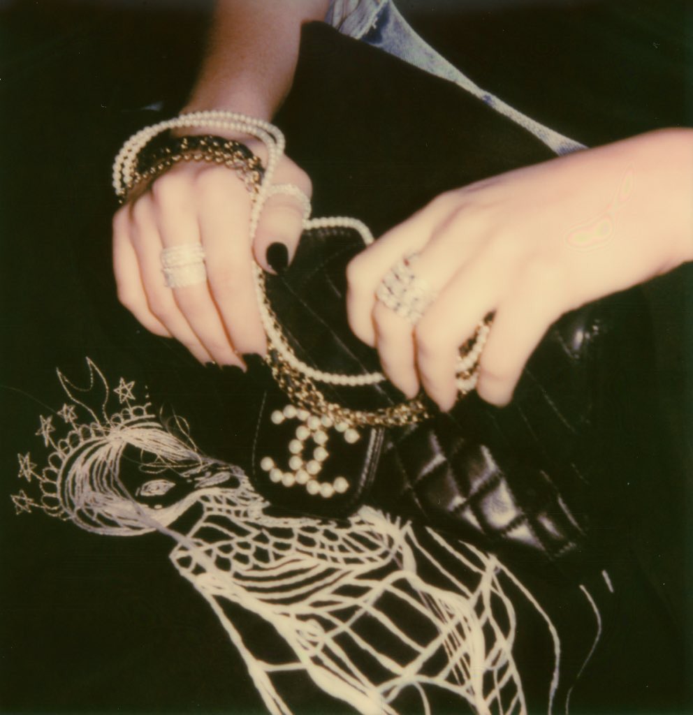 ~𝘐 𝘬𝘯𝘰𝘸 𝘐 𝘢𝘪𝘯'𝘵 𝘳𝘪𝘨𝘩𝘵 𝘧𝘰𝘳 𝘵𝘦𝘮𝘱𝘵𝘪𝘯𝘨 𝘺𝘰𝘶 𝘉𝘶𝘵 𝘐 𝘫𝘶𝘴𝘵 𝘸𝘢𝘯𝘯𝘢 𝘴𝘦𝘦 𝘸𝘩𝘢𝘵 𝘺𝘰𝘶 𝘸𝘰𝘶𝘭𝘥 𝘥𝘰 𝘐𝘧 𝘐 𝘨𝘢𝘷𝘦 𝘺𝘰𝘶 𝘢 𝘵𝘢𝘴𝘵𝘦 𝘰𝘧 𝘸𝘩𝘢𝘵 𝘐 𝘥𝘰 𝘑𝘶𝘴𝘵 𝘳𝘦𝘮𝘦𝘮𝘣𝘦𝘳 𝘵𝘩𝘢𝘵 𝘐 𝘥𝘰𝘯'𝘵 𝘣𝘦𝘭𝘰𝘯𝘨 𝘵𝘰 𝘺𝘰𝘶