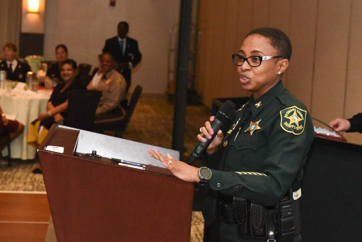browardsheriff's tweet image. Our very own Colonel Nichole Anderson, joined by family and coworkers, is honored this evening by the @AspaSouthFla at their 16th Annual Women’s History Month Reception. #womenshistorymonth #teambso #bso