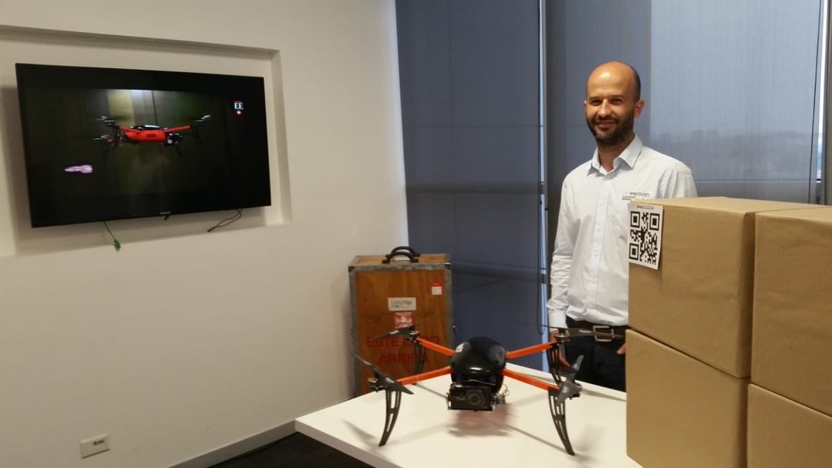 Advector's tweet image. En el lanzamiento del #OracleInnovationLabs con #OracleColombia y nuestros #DronesConSelloColombiano #Warehouse4.0