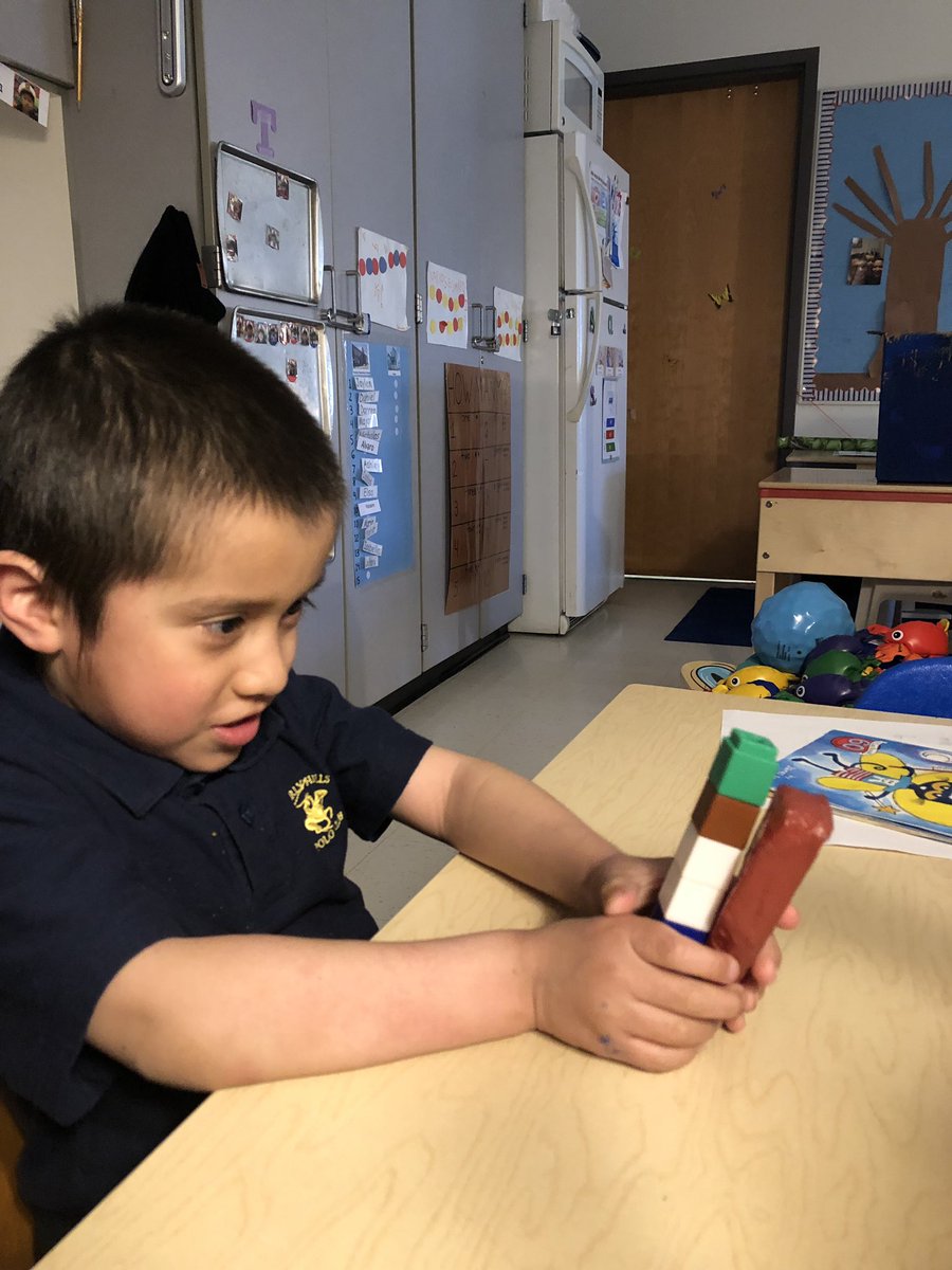 Ss demonstrate math &amp; literacy skills as they measure w/non standard measurement tools &amp; then write down their findings to compare  using  the written numbers. #NextLevelAPSD #PerformancePassionPurpose <a href="/Asbury_ParkSD/">Asbury Park Schools</a> @PerryPJM @APSuperGray @Jackson__Lauren @Sarra_Smiles