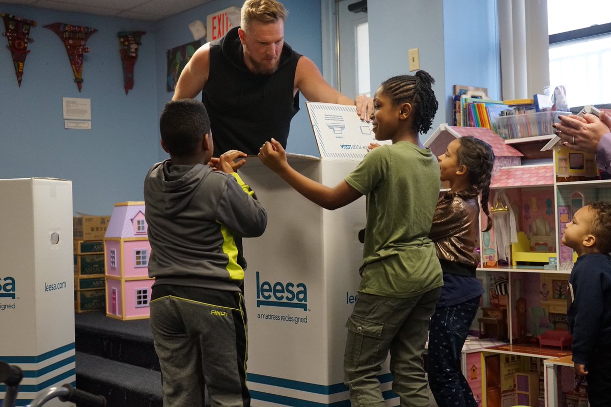 PatMcAfeeShow's tweet photo. Today was beautiful.

@leesasleep and I delivered 100 mattresses for the women &amp; children living at the amazing @coburnplace.

Fresh mattresses for these incredible humans living life in a safe space sanctuary to get away from a terrible situation. 

#WhatLifeIsActuallyAbout https://t.co/rEJeU0QkCD