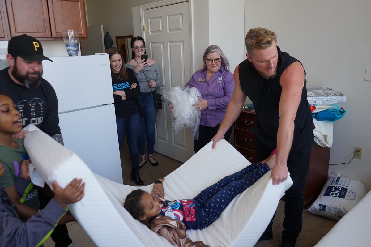 PatMcAfeeShow's tweet photo. Today was beautiful.

@leesasleep and I delivered 100 mattresses for the women &amp; children living at the amazing @coburnplace.

Fresh mattresses for these incredible humans living life in a safe space sanctuary to get away from a terrible situation. 

#WhatLifeIsActuallyAbout https://t.co/rEJeU0QkCD