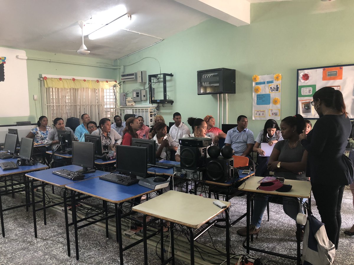 drpbriscoe's tweet photo. Today I presented @Harris_Roseann1 Reading presentation to #teachers in Inbert, #DominicanRepublic 

@Harris_Roseann1 @NiagaraGradEd @5thBlockTCDSB ❤️ you live on-inspiring teachers to adapt your #reading strategies. Thank you. https://t.co/YAbsSSwBQJ