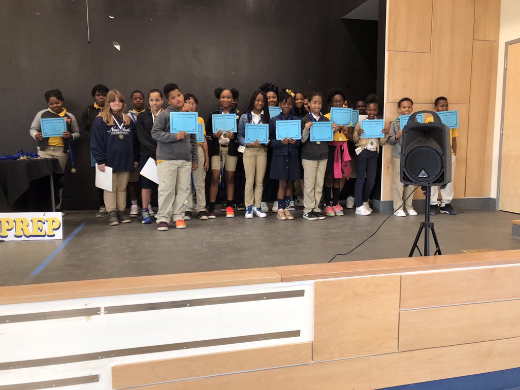 JGG0321's tweet photo. Celebrate Good Times. We’re proud of  our Honor Roll Scholars 🥇 🏆 Job Well Done! #esjprep #3rd9 https://t.co/gv3lxlNGWl