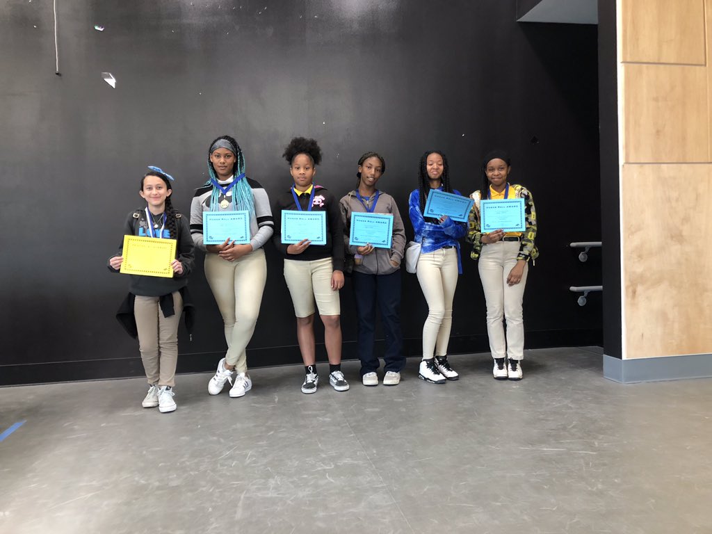 JGG0321's tweet photo. Celebrate Good Times. We’re proud of  our Honor Roll Scholars 🥇 🏆 Job Well Done! #esjprep #3rd9 https://t.co/gv3lxlNGWl