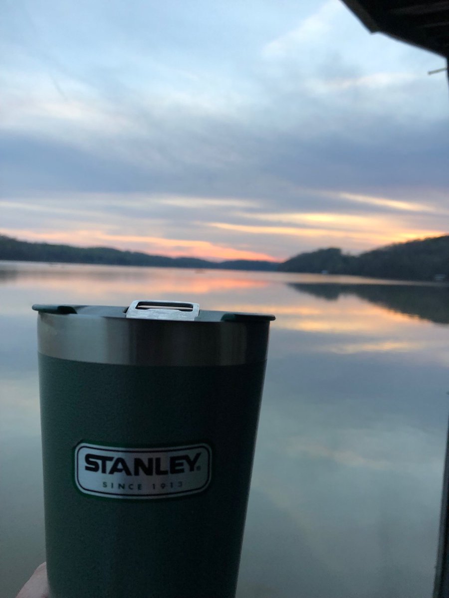 McNeillTim's tweet image. ⁦@StanleyBrand⁩ Great Night for a Pint on the river!