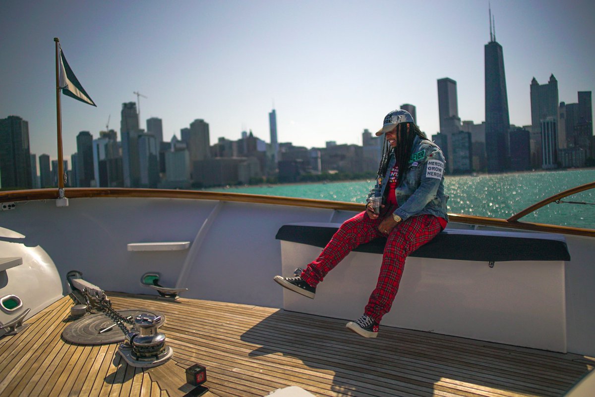 FreshAllyear's tweet photo. Heroes Grow Heroes - King Louie
#KingL #KingLouie #freshallyear https://t.co/sueVTybAXg