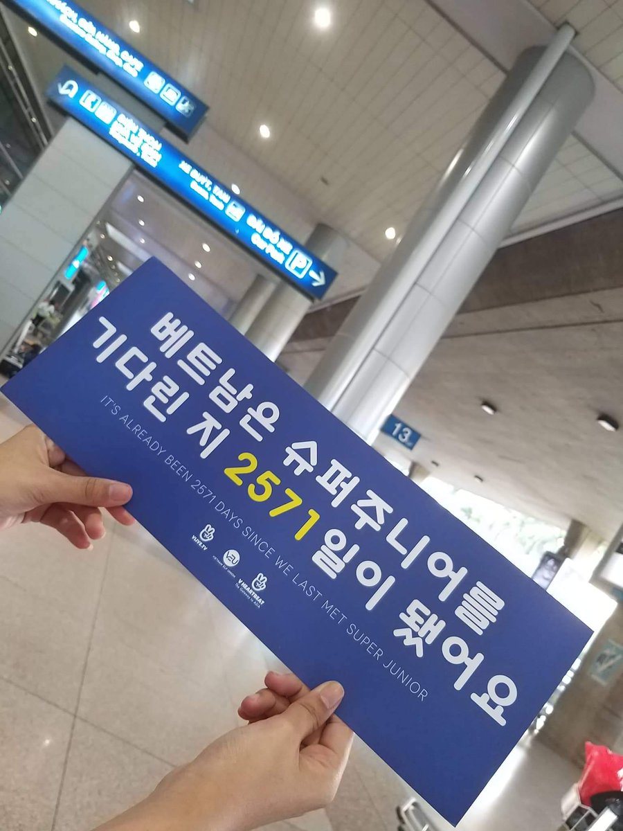 VNELFUNION's tweet photo. G'morning all, 
We are at the 13th pillar, ground floor, international gate now. Please drop by to get the banner project.

Cheers 💙💙 #VEUwelcomesSJtoVN https://t.co/GH1uOMD1l4