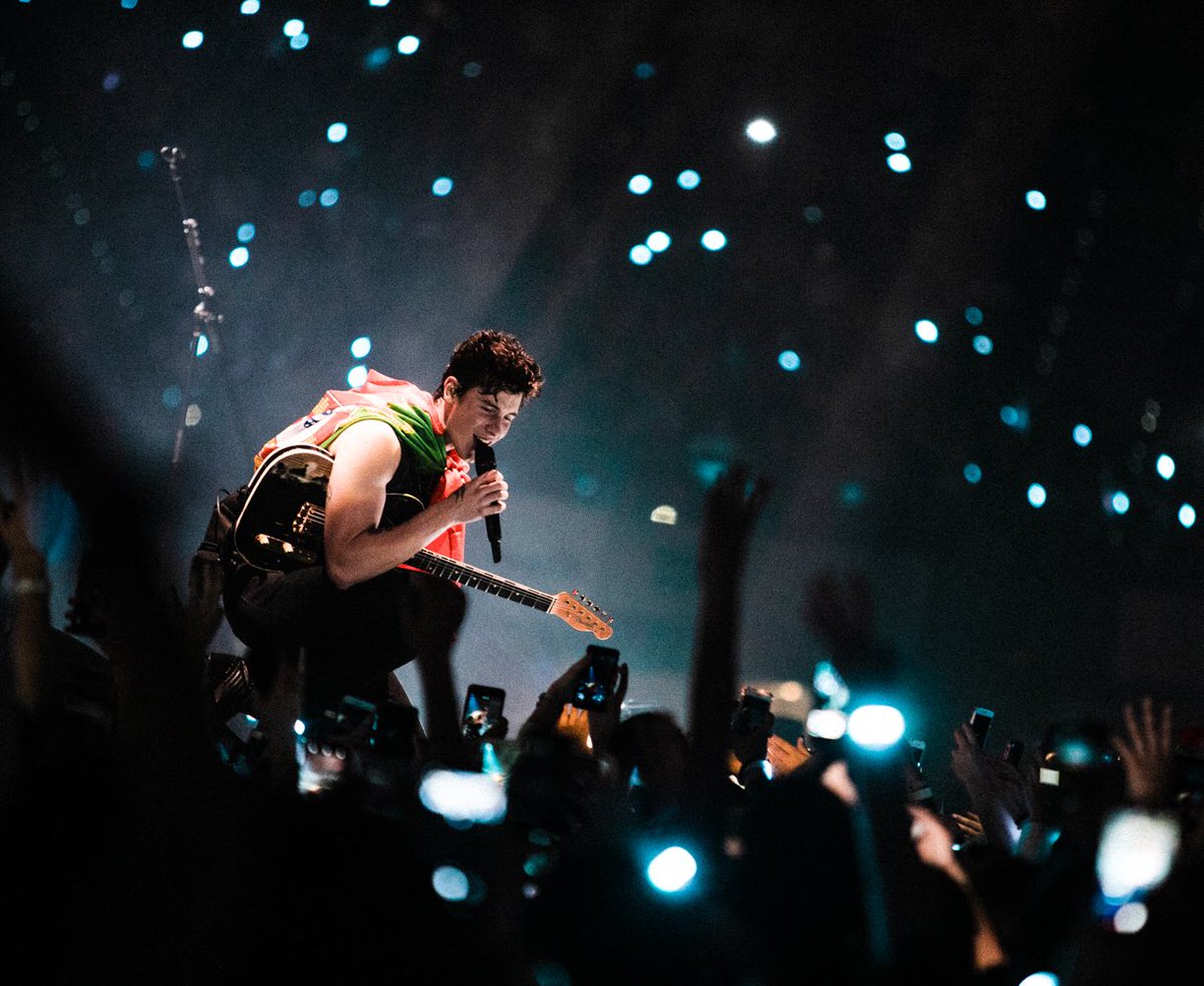 ShawnAccess's tweet photo. Special night in Lisbon. @shawnmendes @JosiahVanDien #ShawnMendesTheTour https://t.co/9LVwM2PwuC
